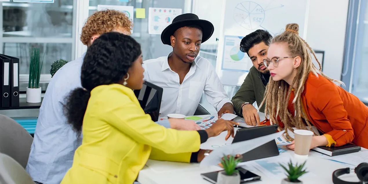 Der ultimative Headhunter: Strategien für erfolgreiche Personalsuche